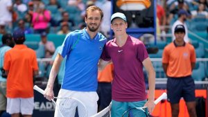 Lịch thi đấu quần vợt 4.10: Sinner vs Medvedev